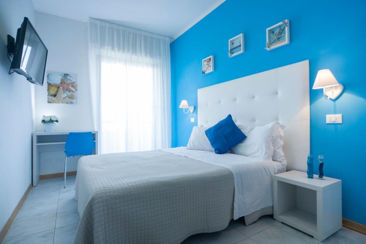 Hotel Betty Personal Style And Beach Village Ріміні Екстер'єр фото